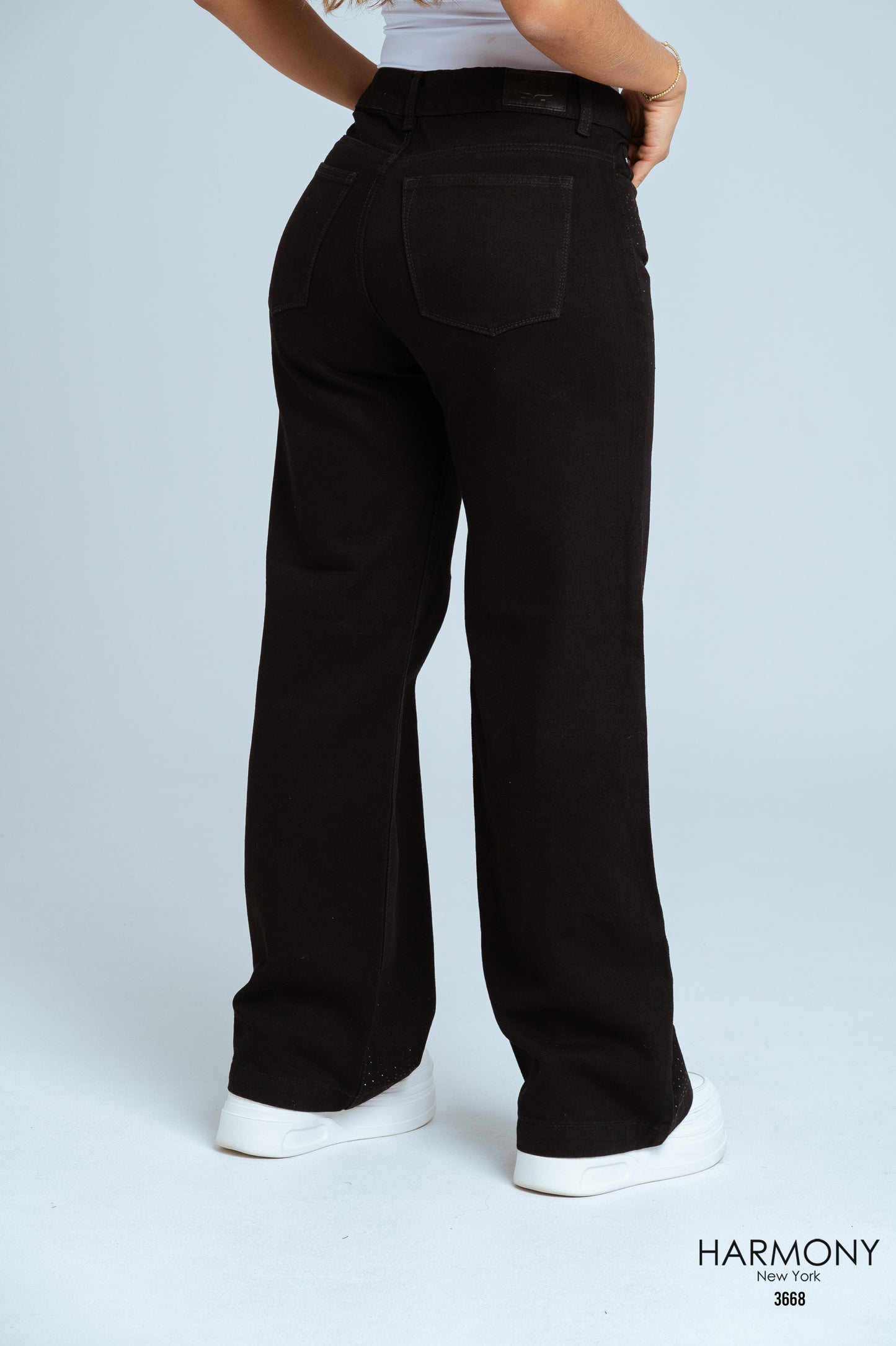 NoHo Crystal Black - Ref 3668